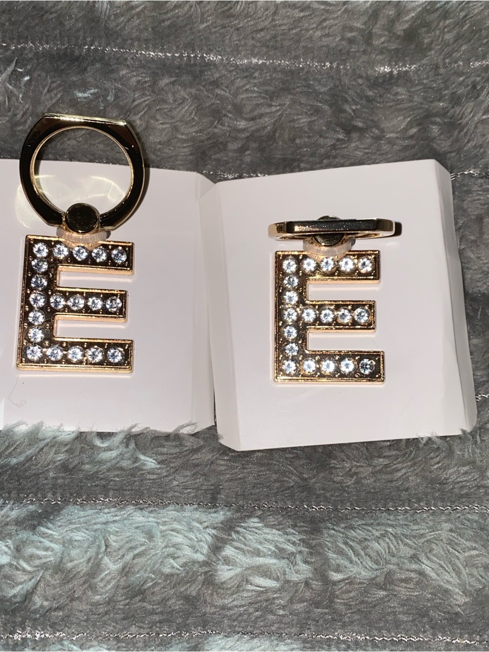 1-Popsocket Golden Rhinestones Letter (E)